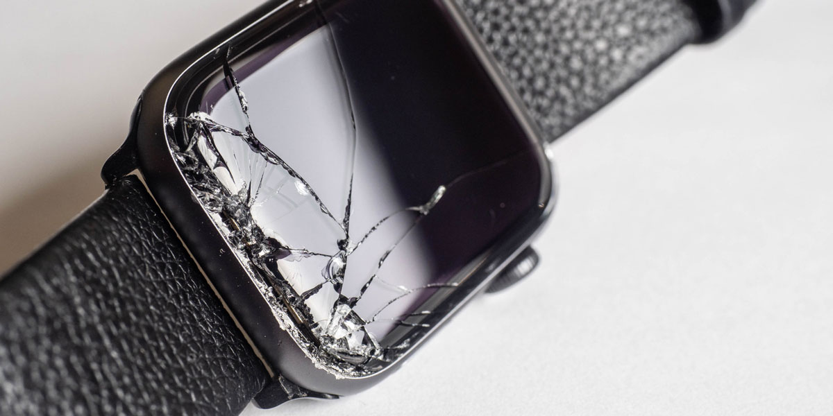Розбитий екран Apple Watch: що потрібно зробити в першу чергу, а що категорично не можна?